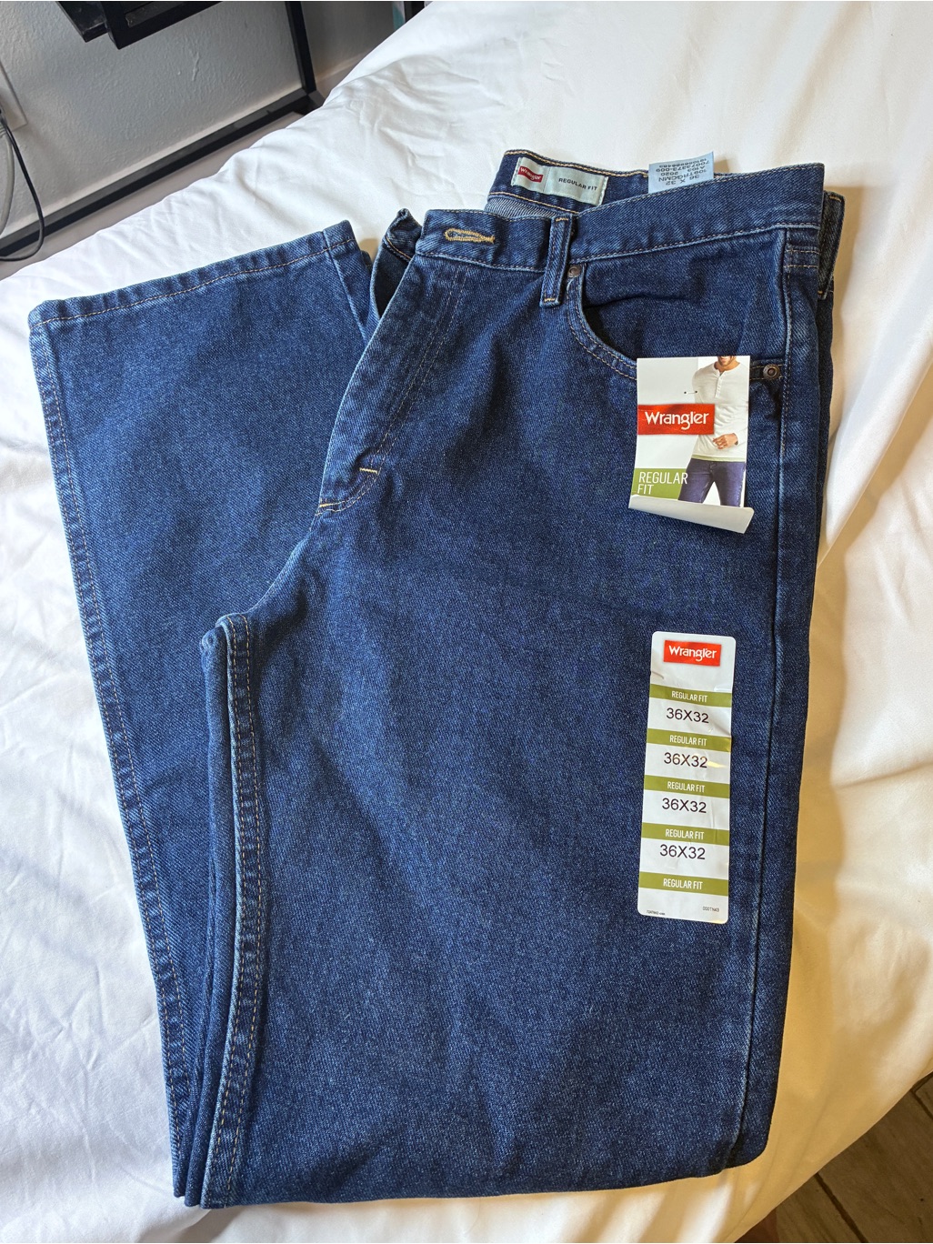 Wrangler Men’s Relaxed Fit Indigo Blue Jeans